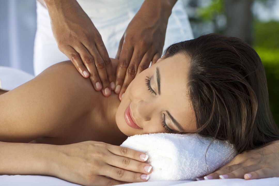 Massaggio per il trattamento efficace dell'osteocondrosi del rachide cervicale